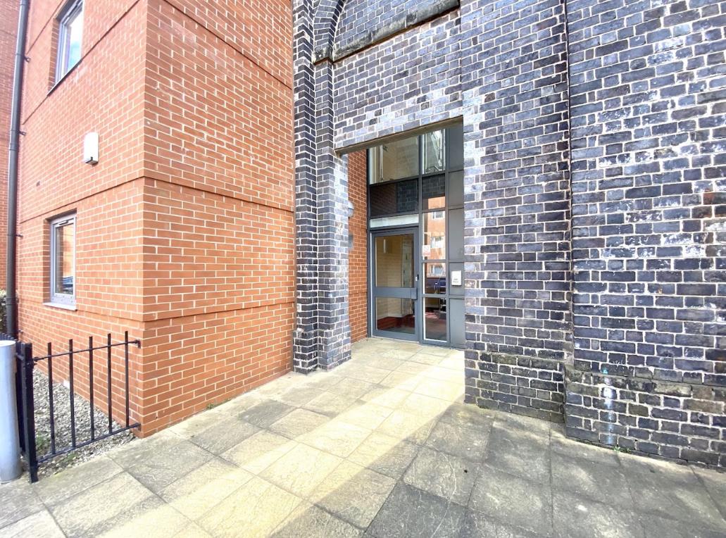 Wolverhampton 2 Bed Flat, Broad Gauge Way, WV10 To Rent Now for £