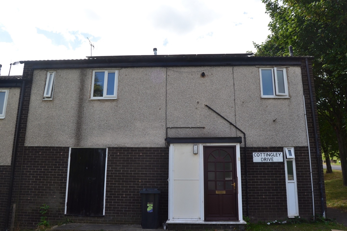 Leeds Room in a Shared House, Cottingley Drive, LS11 To Rent Now