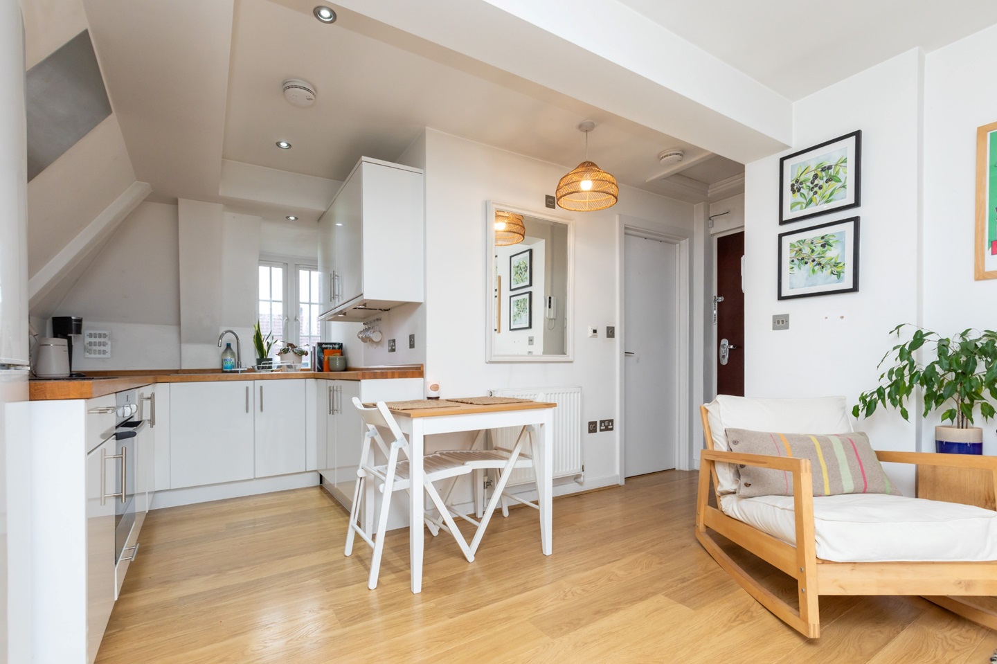 London 1 Bed Flat, Ringmer House, SE22 To Rent Now for £1,450.00 p/m