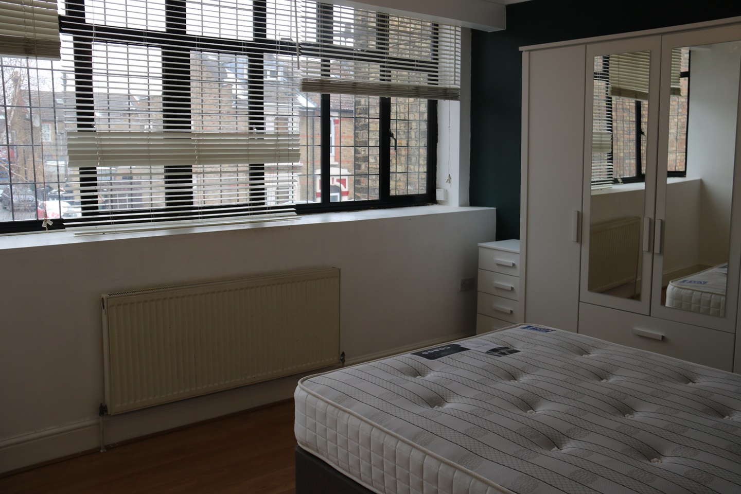 Leyton 1 Bed Flat, Knotts Green Road, E10 To Rent Now for £1,560.00 p/m