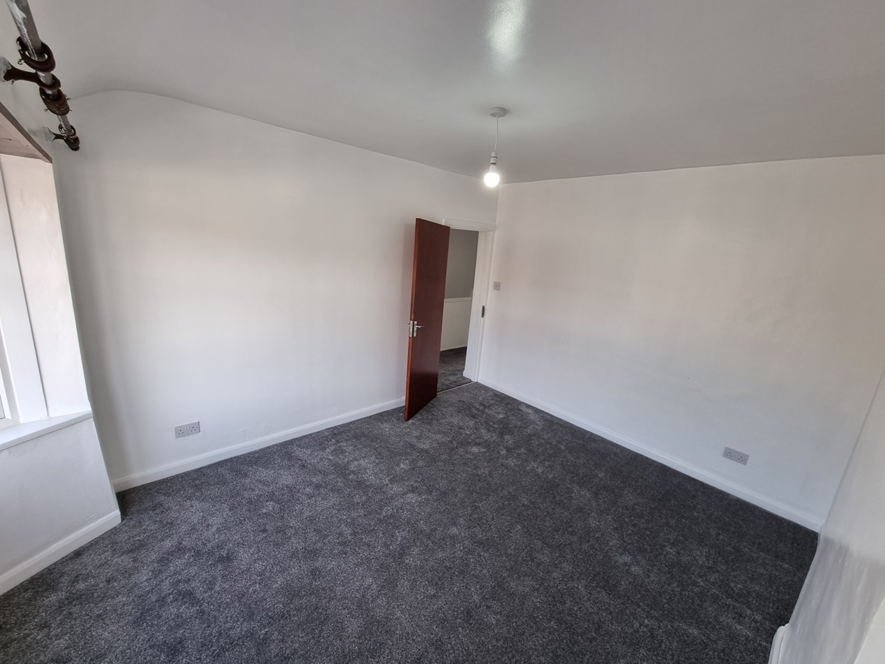 Dagenham 3 Bed Terraced House, Dagenham Avenue, RM9 To Rent Now for