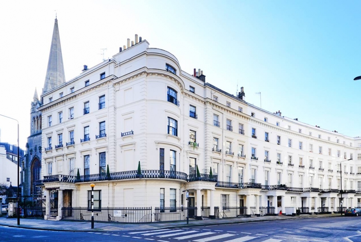 London Studio Flat, Westbourne Crescent, W2 To Rent Now for £1,430.