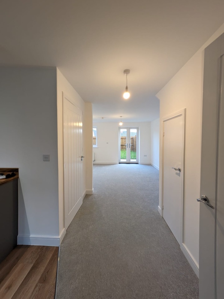 Ebbsfleet Valley, 4 Bed SemiDetached House,