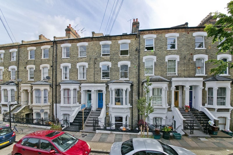 London 4 Bed Crayford Road, N7 To Rent Now for £3,600.