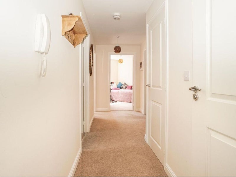 Nuneaton Room in a Shared Flat, Currane Road, CV10 To Rent Now for