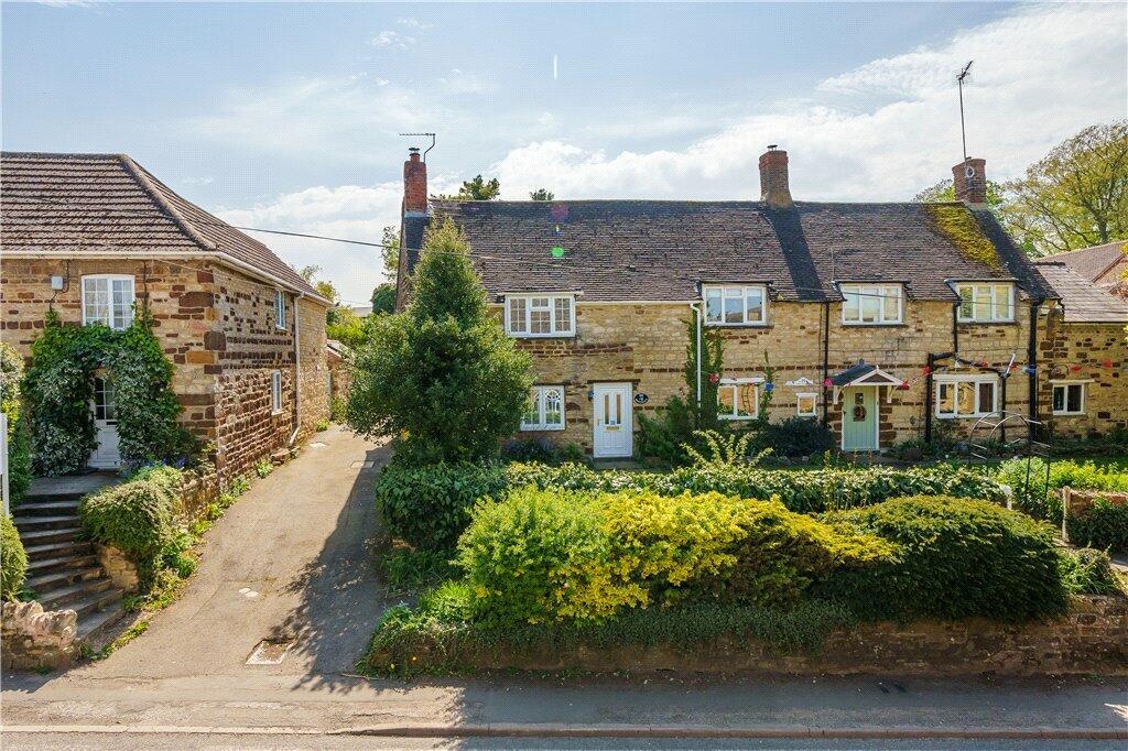 Blisworth, Northampton 2 Bed SemiDetached House, High Street, NN7