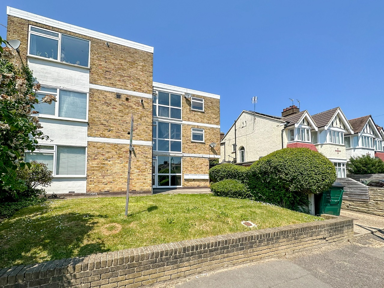 London 2 Bed Flat, North Chingford, E4 To Rent Now for £1,450.00 p/m