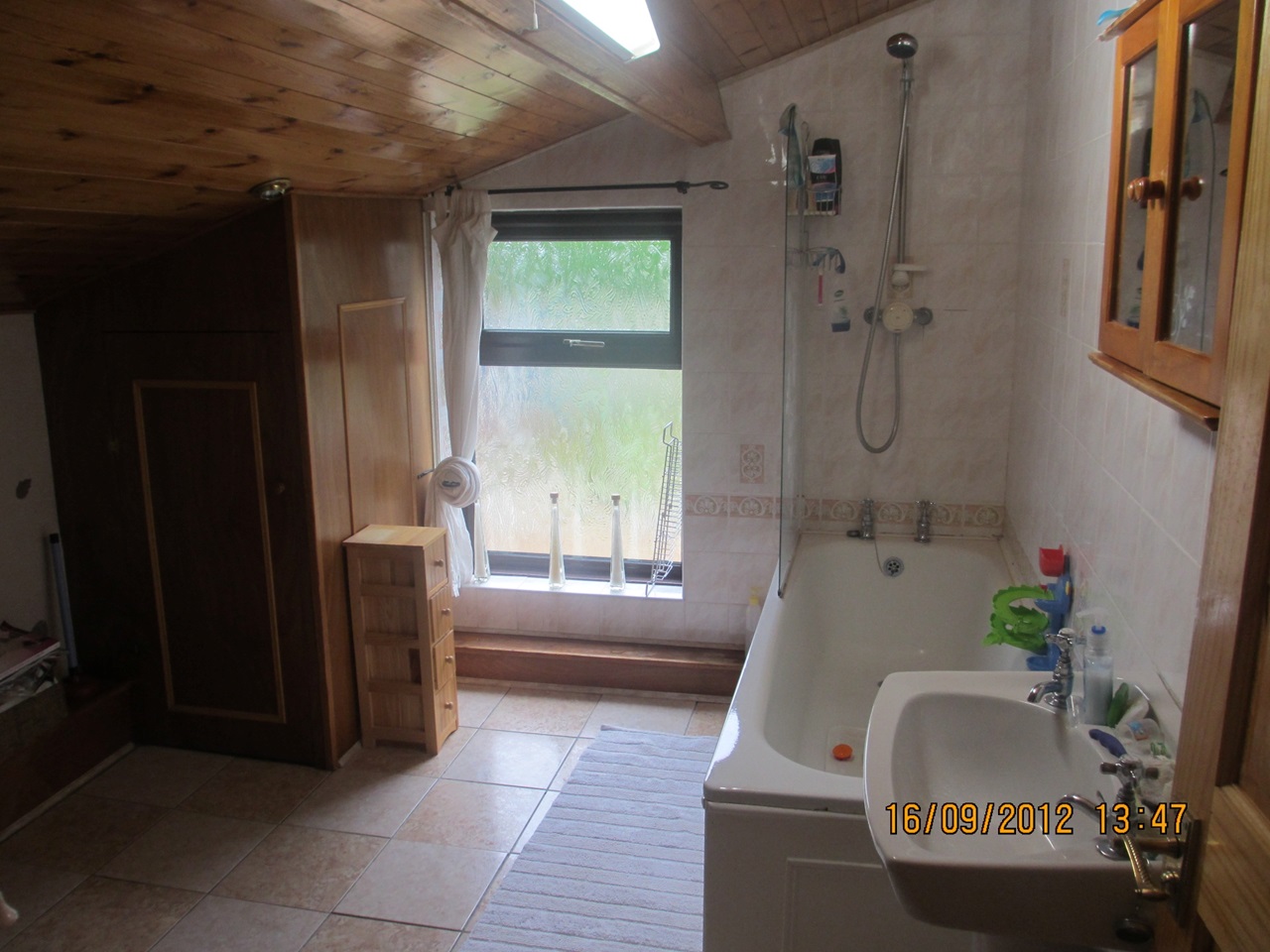 Llanrug, Caernarfon 3 Bed SemiDetached House, Llys Idris, LL55 To