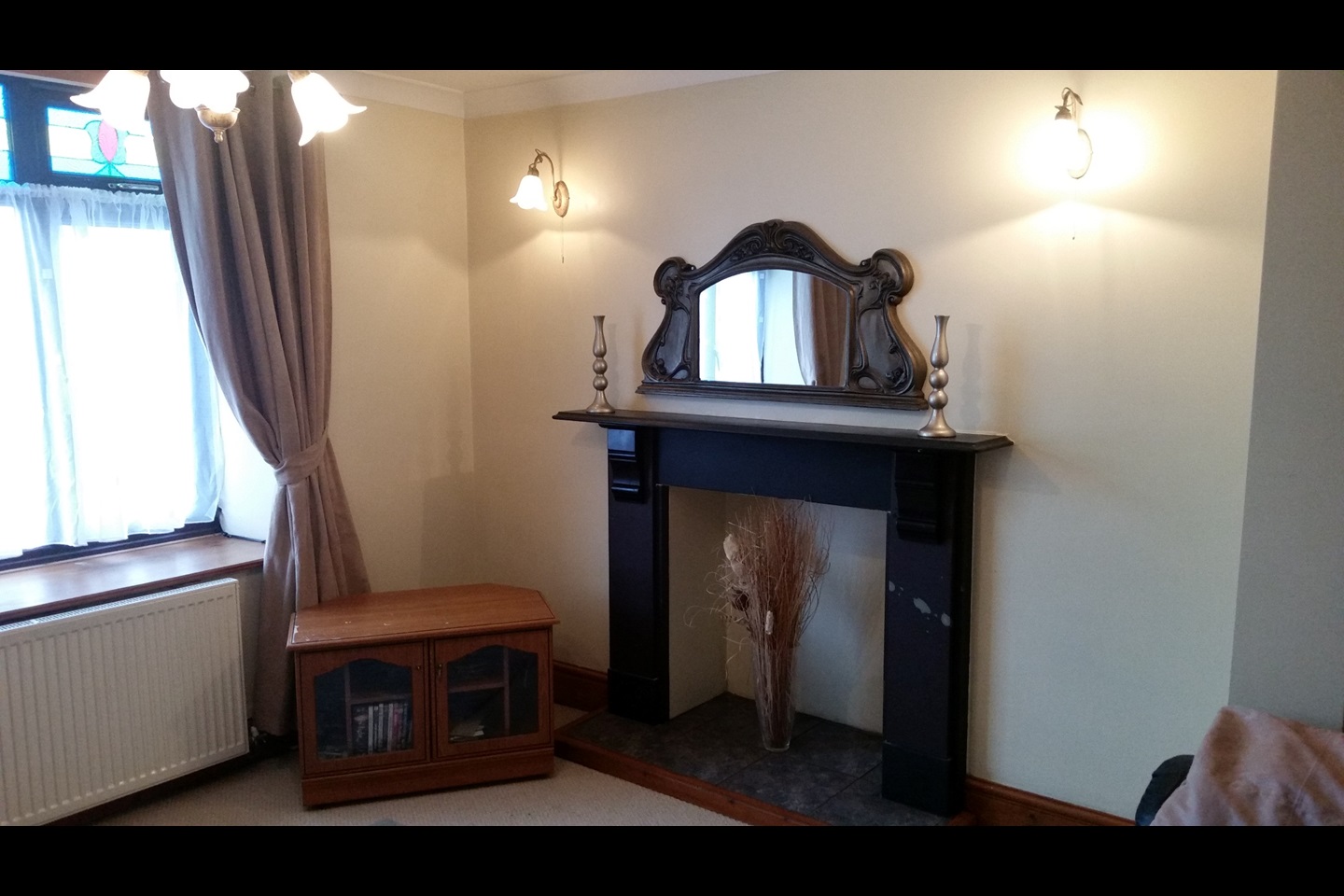 Llanrug, Caernarfon 3 Bed SemiDetached House, Llys Idris, LL55 To