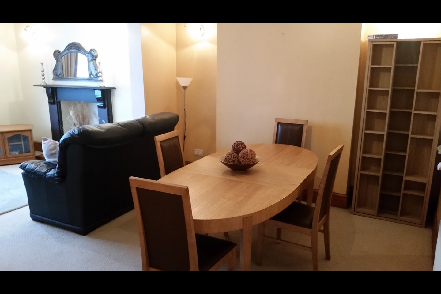 Llanrug, Caernarfon 3 Bed SemiDetached House, Llys Idris, LL55 To