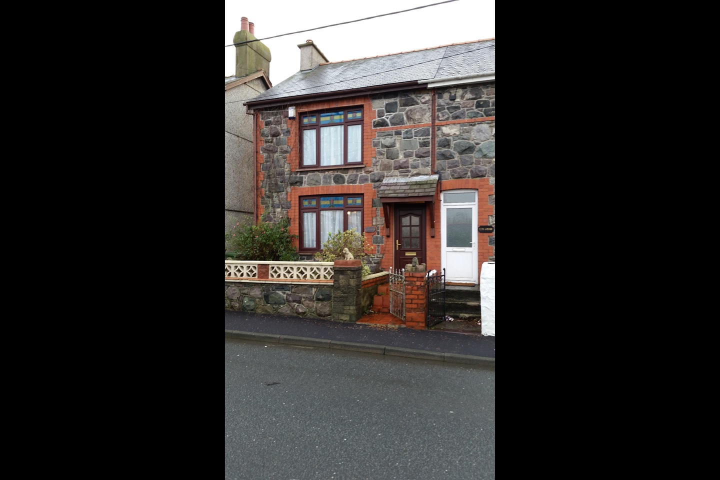 Llanrug, Caernarfon 3 Bed SemiDetached House, Llys Idris, LL55 To