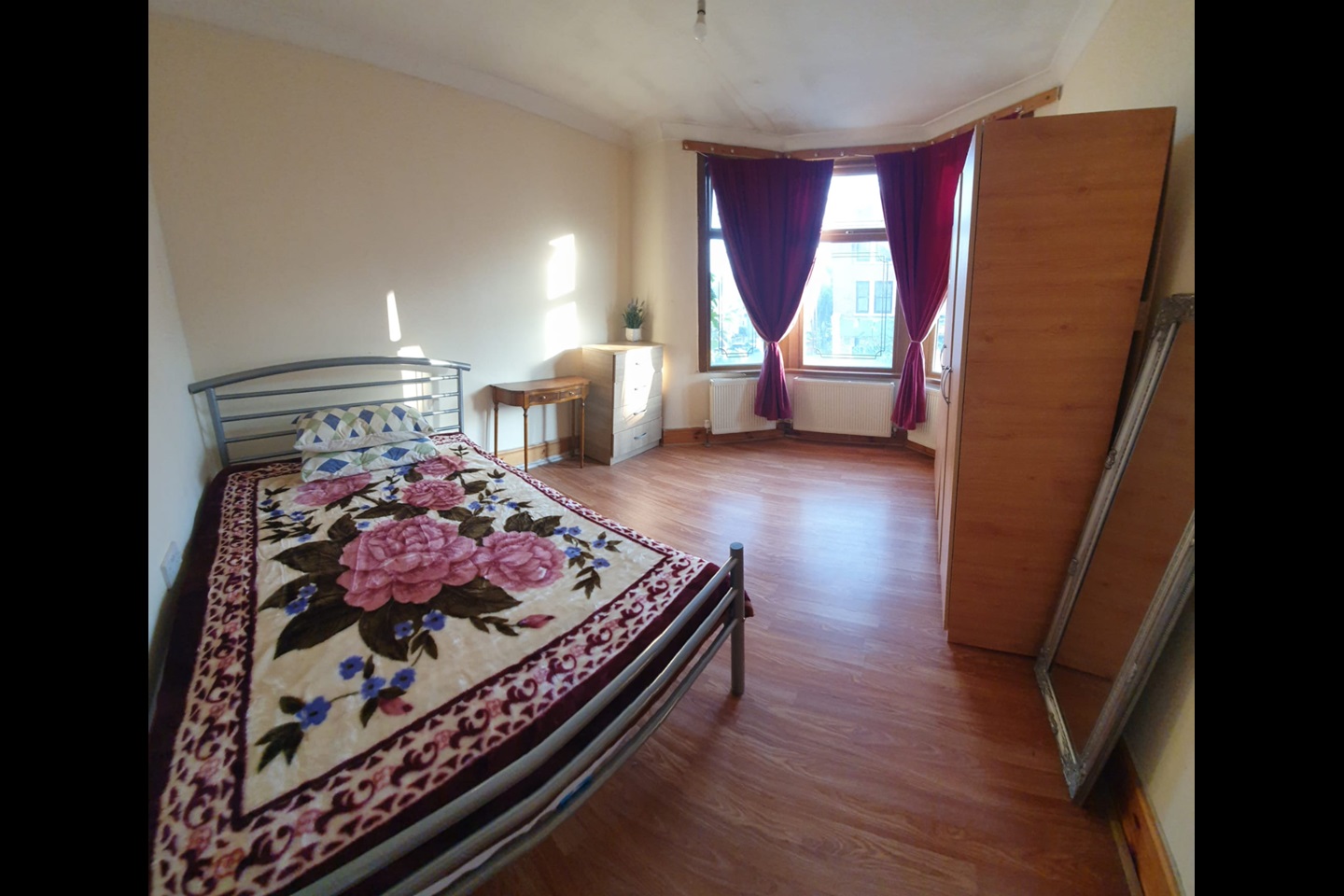 London Room in a Shared House, Grove Green Road, E11 To Rent Now
