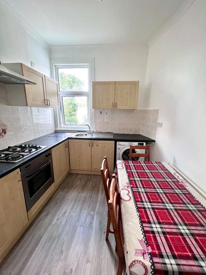 Croydon 2 Bed Flat, Kidderminster Road, CR0 To Rent Now for £1,700.