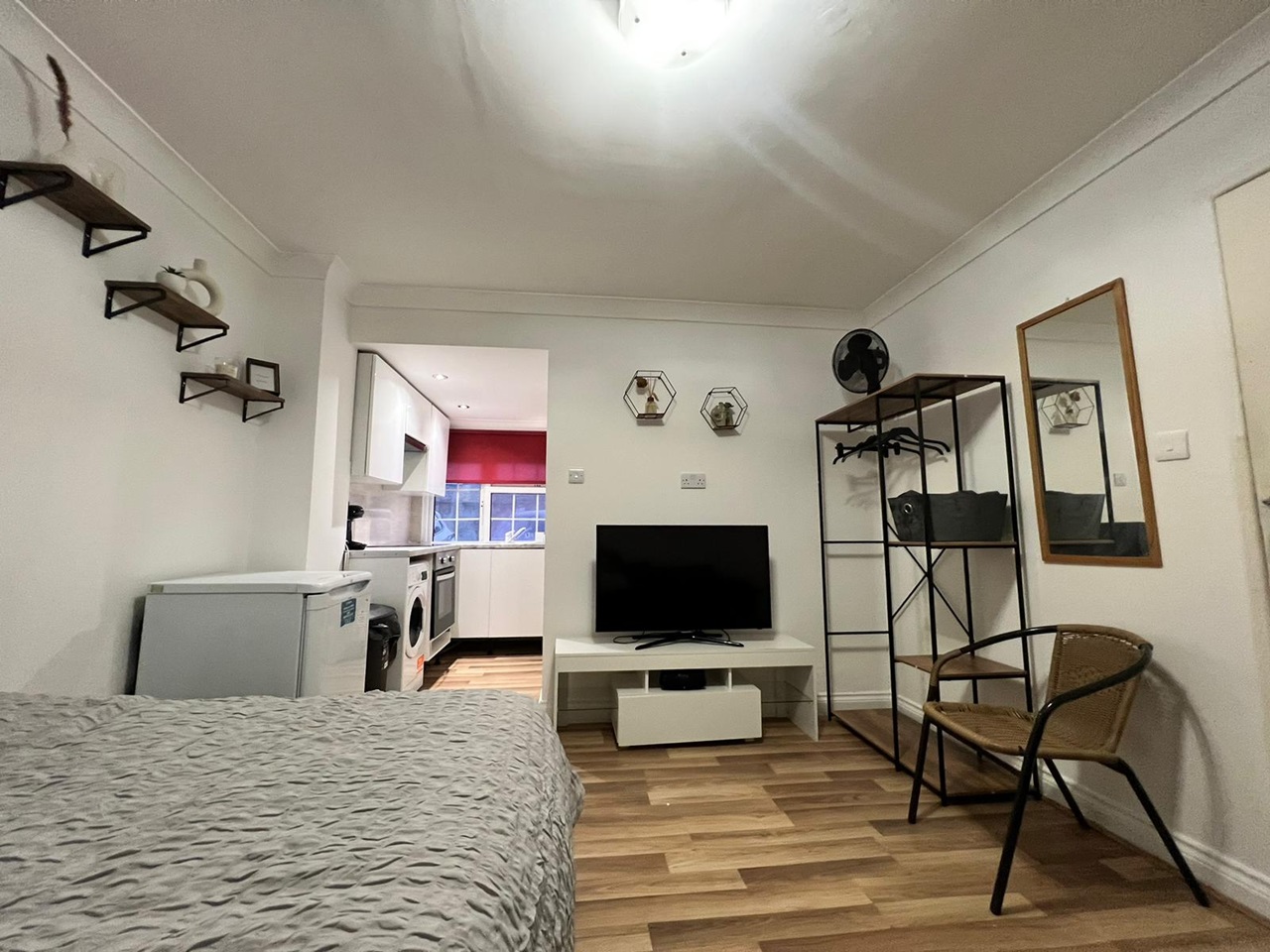 London Studio Flat, Northolt, UB5 To Rent Now for £1,500.00 p/m