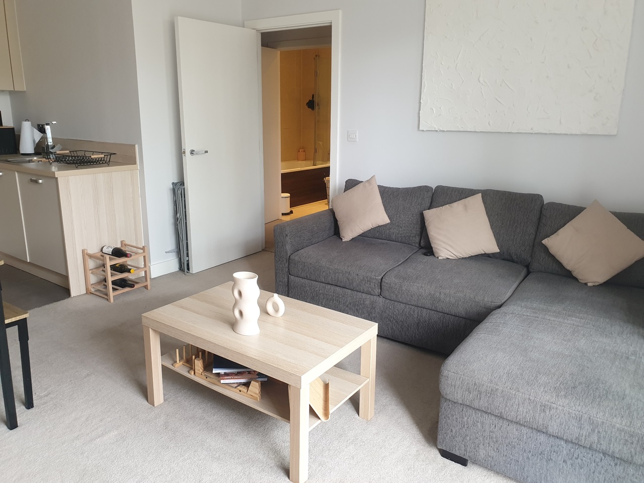 Reading 1 Bed Flat, Drake Way, RG2 To Rent Now for £1,200.00 p/m