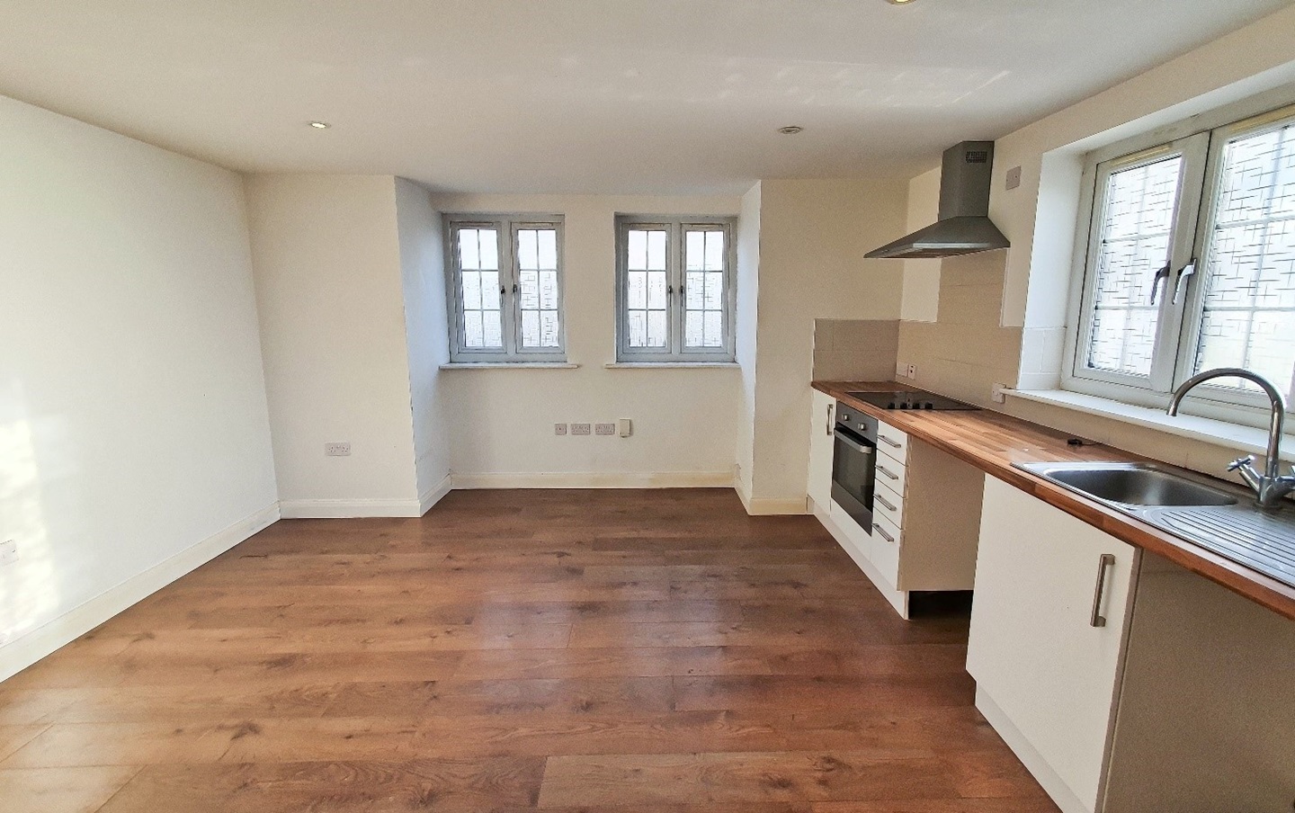 Leicester 1 Bed Flat, Knighton Lane, LE2 To Rent Now for £750.00 p/m