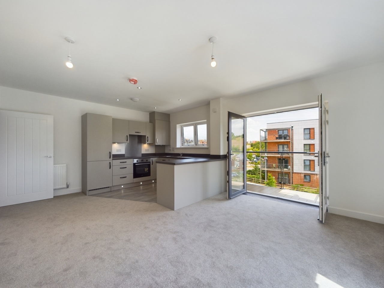 Ebbsfleet Valley, 2 Bed Flat, Castle Hill Drive, DA10 To Rent Now for £1,650.00 p/m