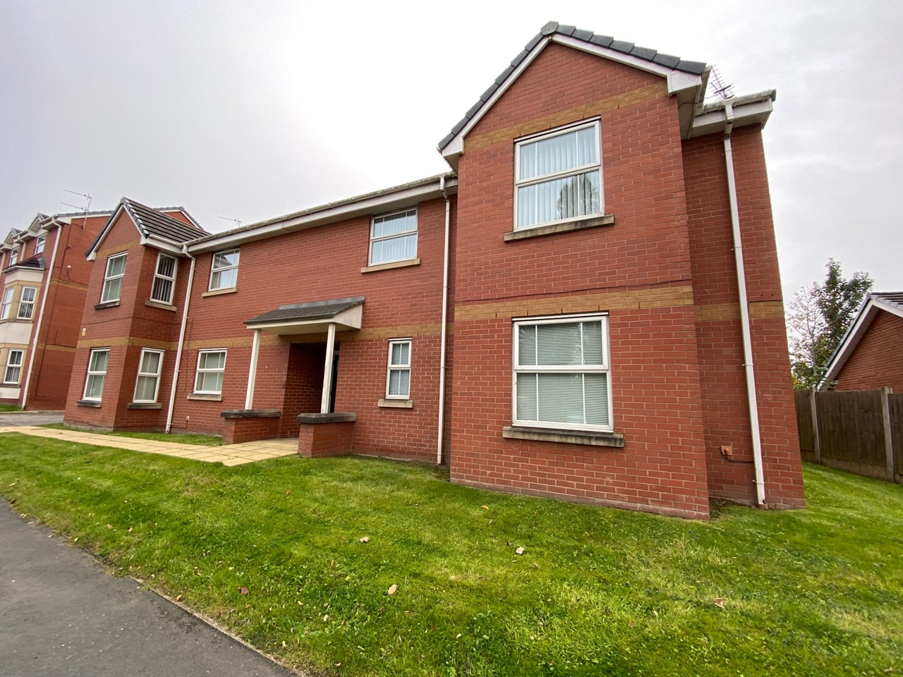 NewtonLeWillows 2 Bed Flat, Crow Lane West, WA12 To Rent Now for