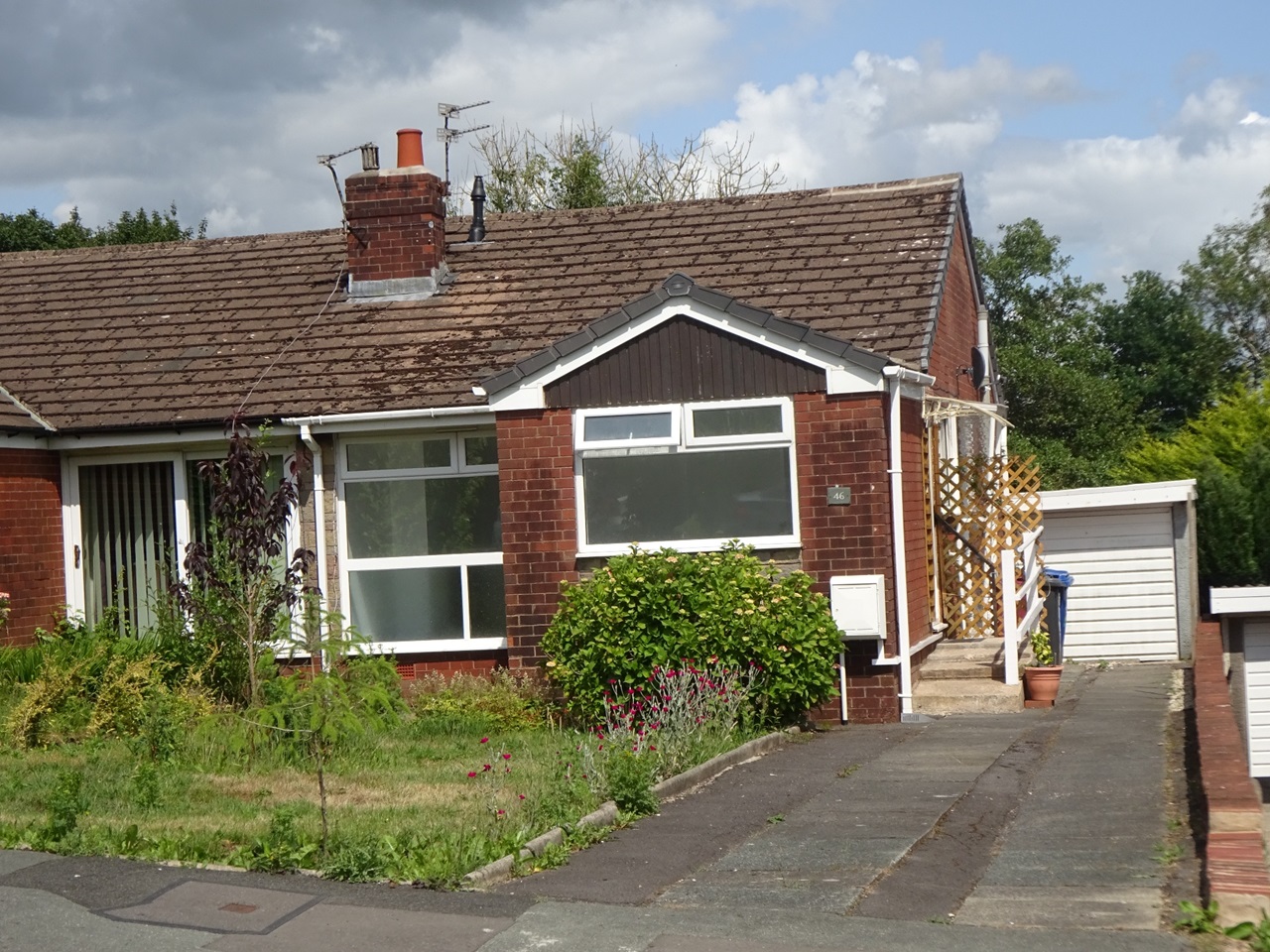 Blackburn 2 Bed Bungalow, Openshaw Drive, BB1 To Rent Now for £750.00 p/m