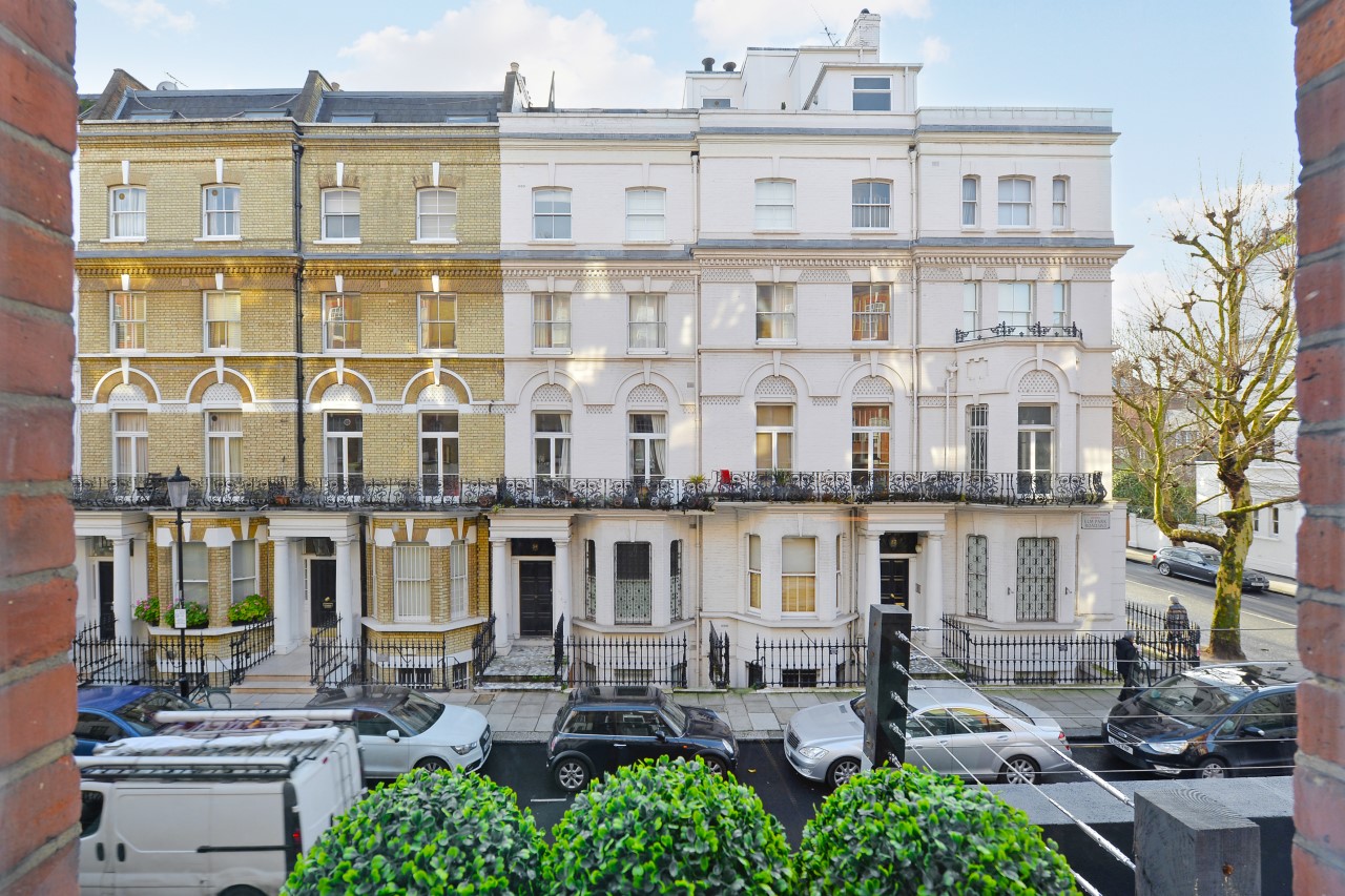 London 1 Bed Flat, Elm Park Gardens, SW10 To Rent Now for £1,800.00 p/m