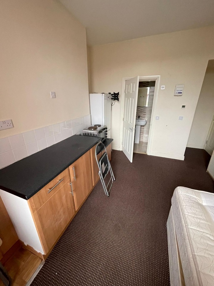 Bradford 1 Bed Flat, Manningham Lane, BD8 To Rent Now for £470.00 p/m