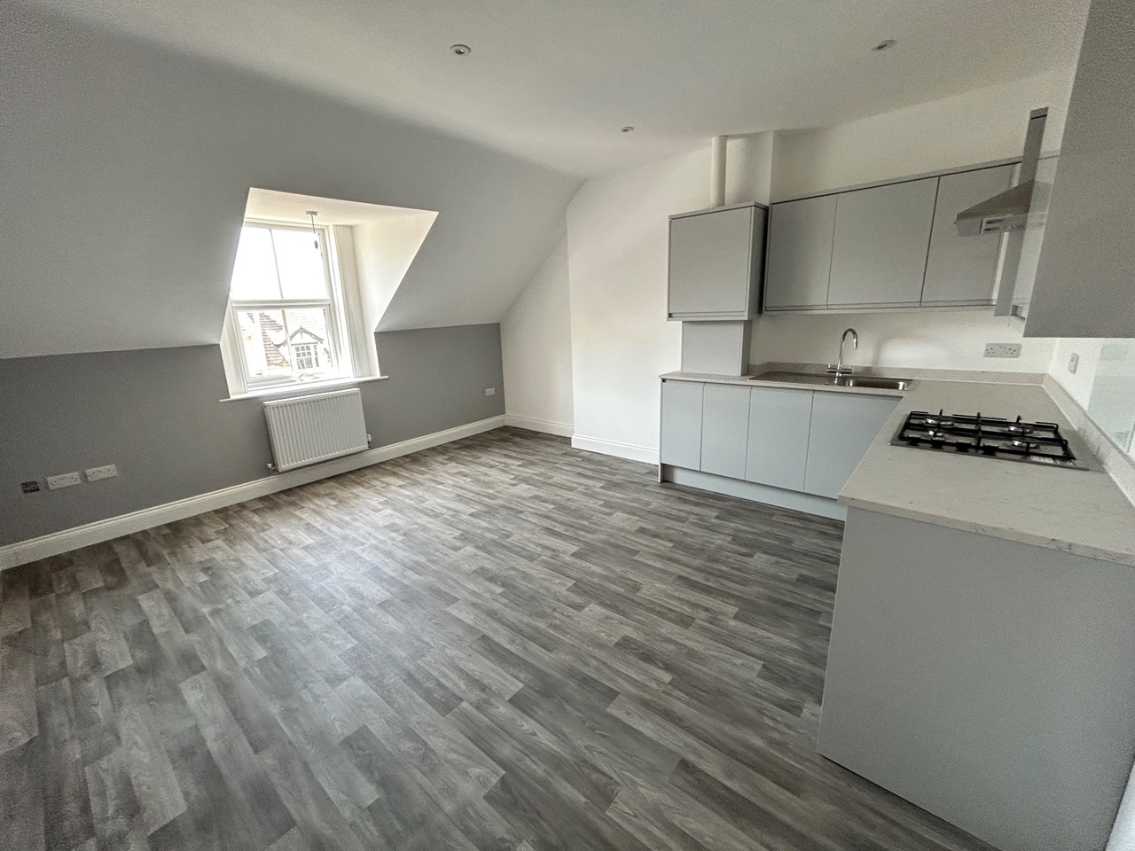 BexhillOnSea 2 Bed Flat, London Road, TN39 To Rent Now for £800.