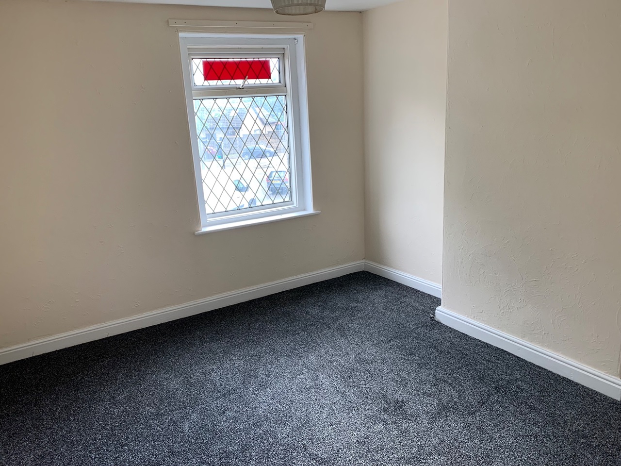 Barnsley 2 Bed Terraced House, Road, S70 To Rent Now for