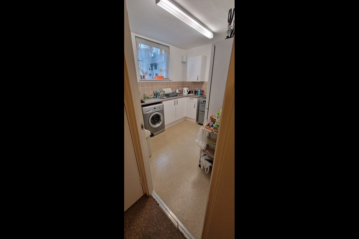 Barking 1 Bed Flat, Tomlins Orchard, IG11 To Rent Now for £1,350.00 p/m