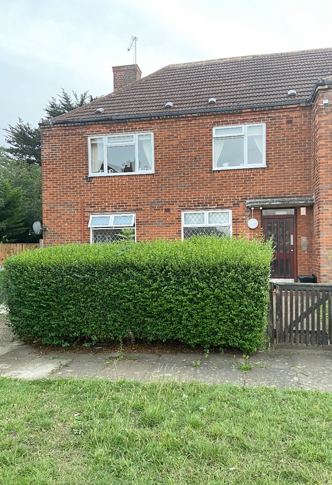 Chigwell 1 Bed Flat, Manford Cross, IG7 To Rent Now for £1,400.00 p/m