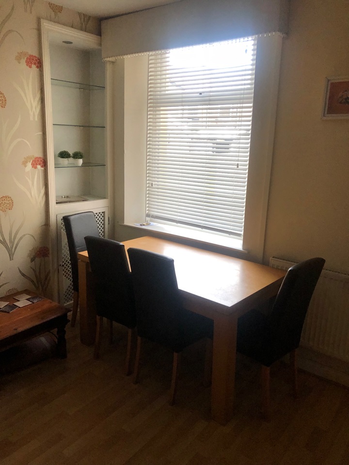 Pontypridd Room in a Shared House, Lawn Terrace, CF37 To Rent Now