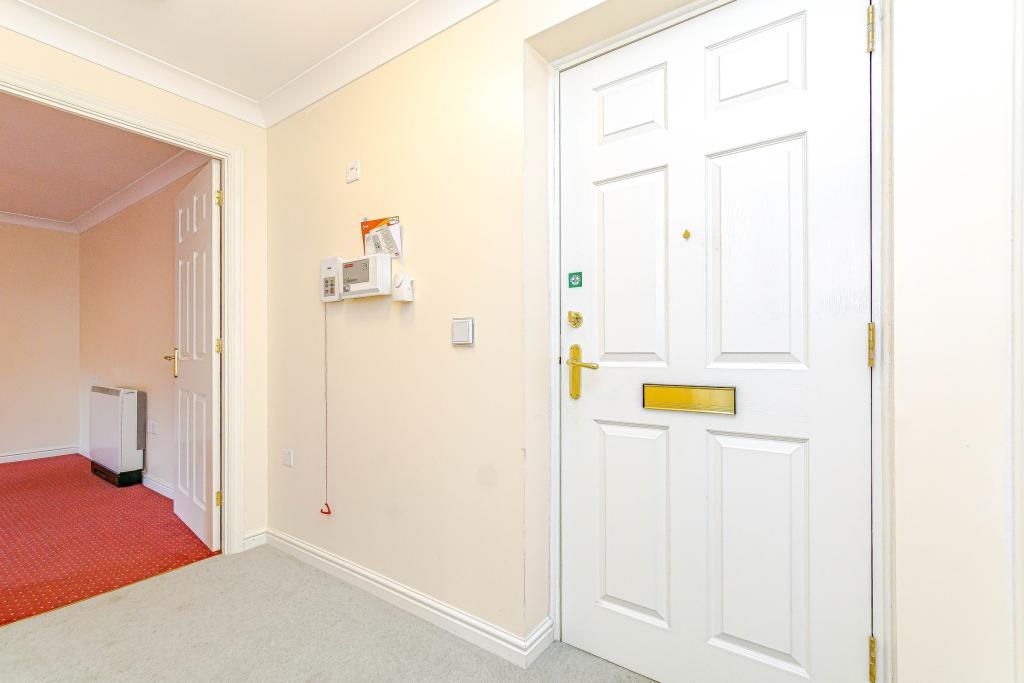 Caterham 1 Bed Flat, Asprey Court, CR3 To Rent Now for £1,150.00 p/m