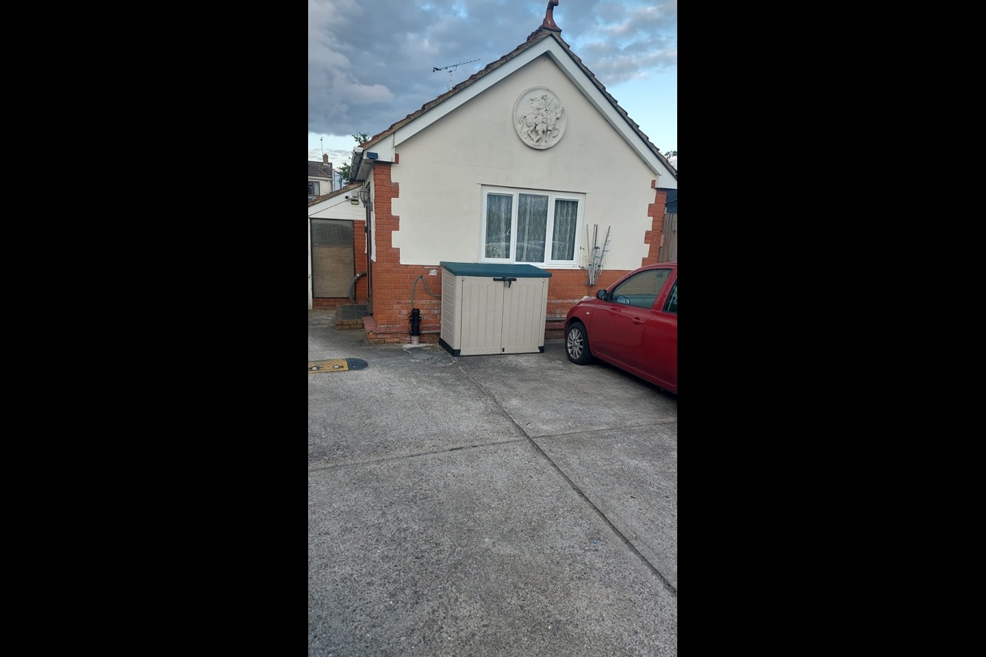 Bowers Gifford, Basildon Studio Flat, Pound Lane, SS13 To Rent Now