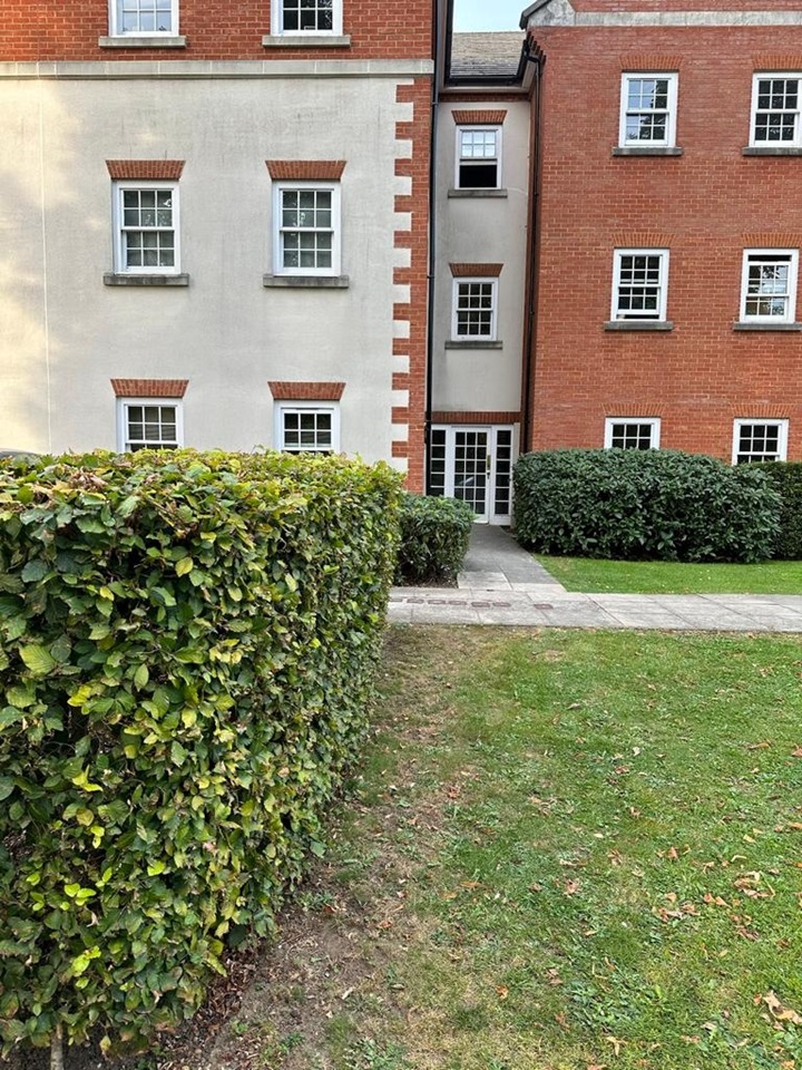 Coulsdon 2 Bed Flat, Gawton Crescent, CR5 To Rent Now for £1,799.00 p/m