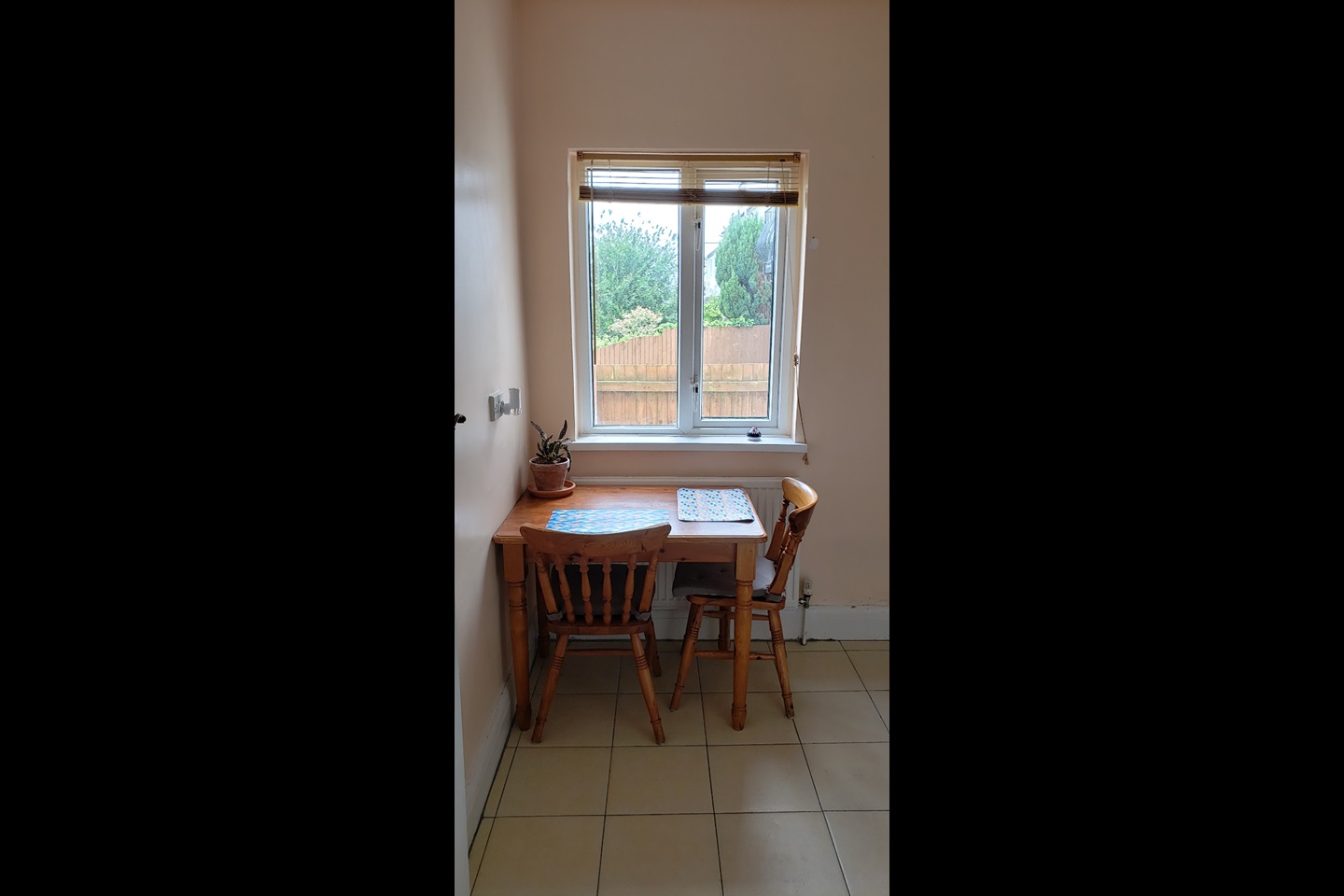 Henleaze, Bristol 1 Bed Flat, Hill View, BS9 To Rent Now for £980.