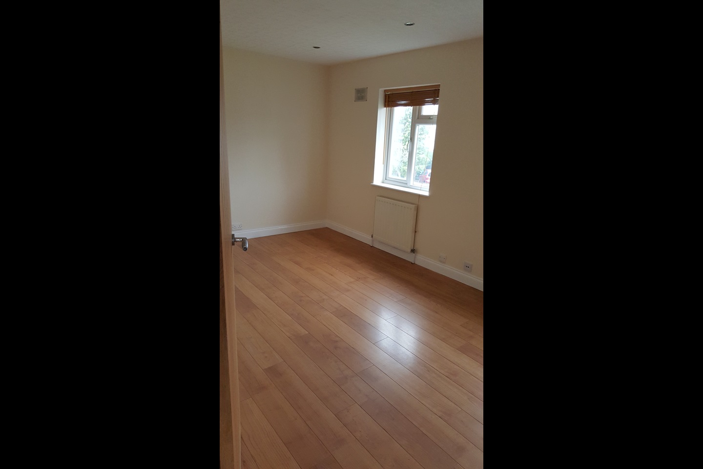 2 Bed SemiDetached House, Southfield, EN5 To Rent Now for £