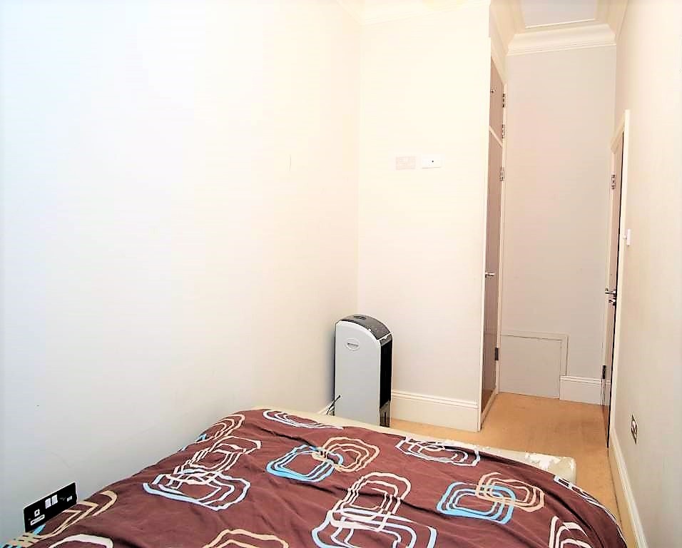 London Room in a Shared Flat, Hanover Gate Mansions, NW1 To Rent