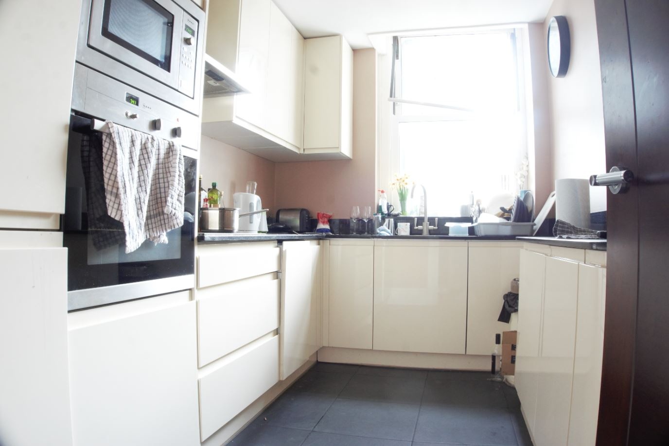 London Room in a Shared Flat, Hanover Gate Mansions, NW1 To Rent