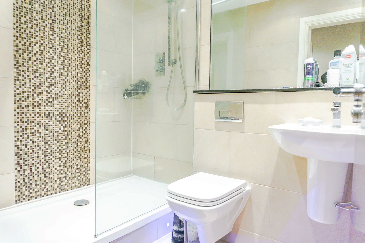 London Room in a Shared Flat, Hanover Gate Mansions, NW1 To Rent