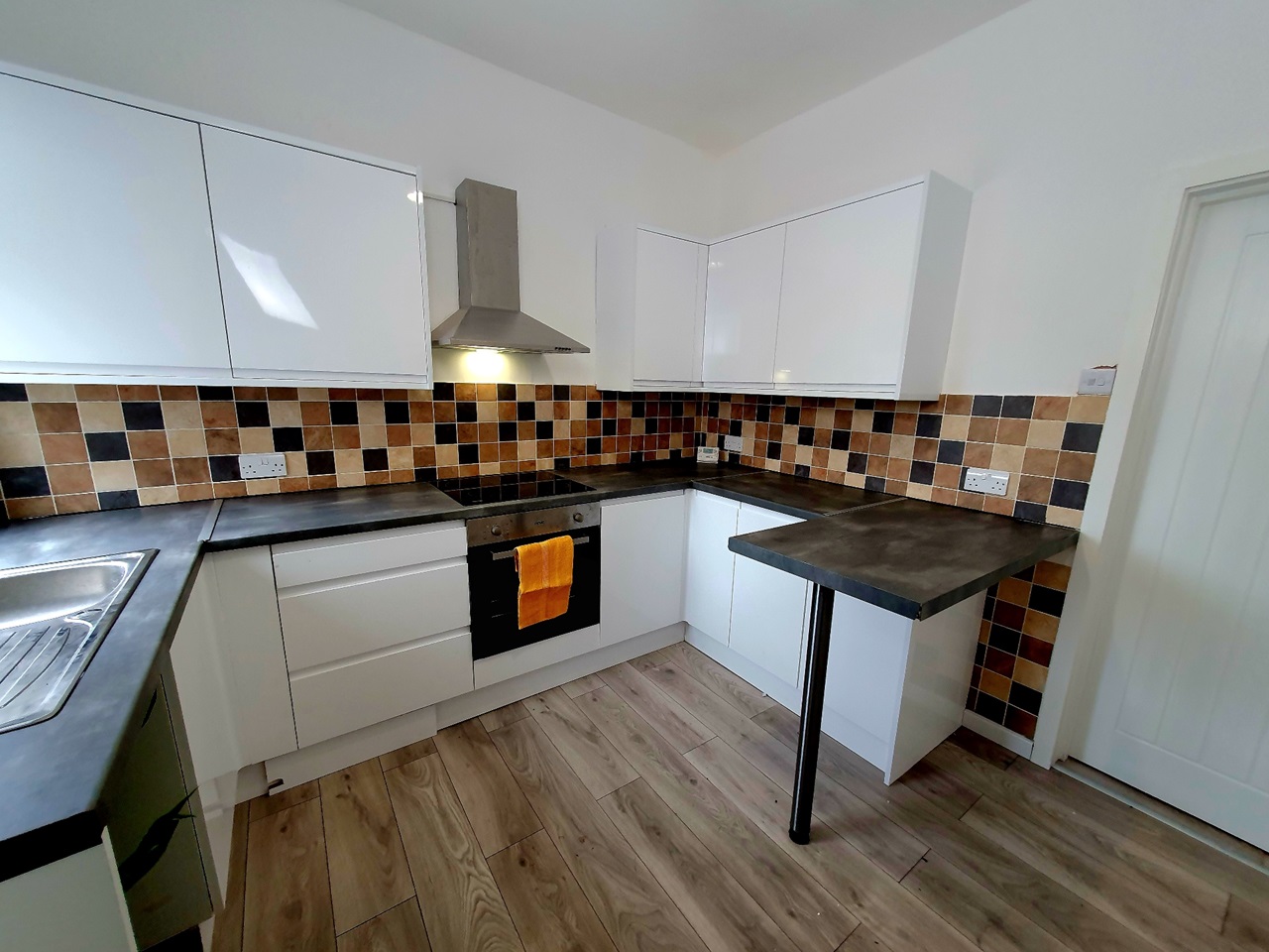 Wombwell, Barnsley 2 Bed Terraced House, Frederick Street, S73 To