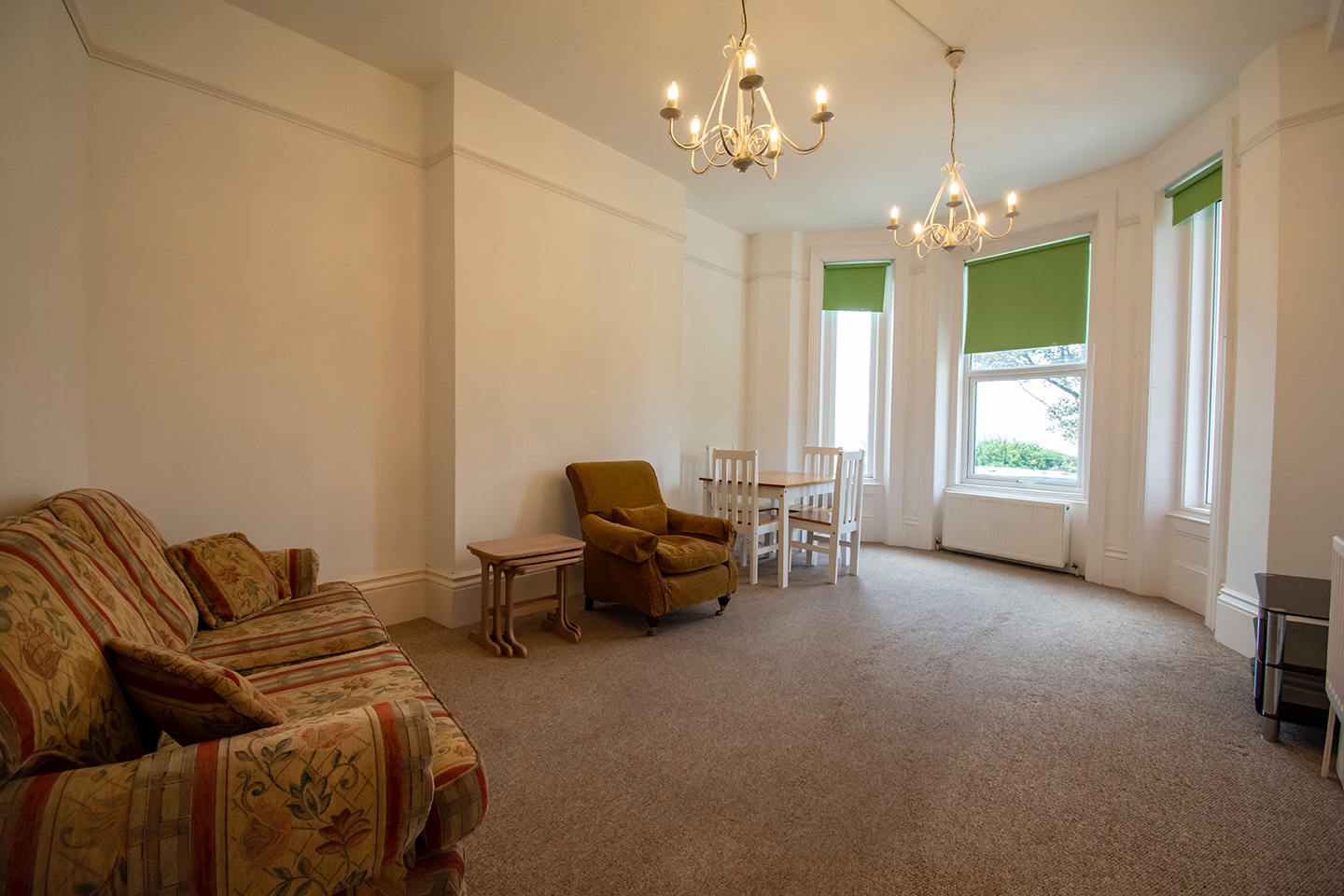 2 Bed Flat, Undercliff Road, BH5 To Rent Now for £1,400.00 p/m