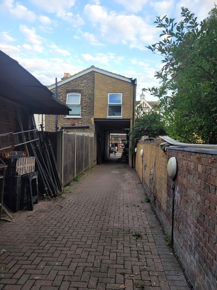 London Room in a Shared House, Chobham Rd, E15 To Rent Now for £