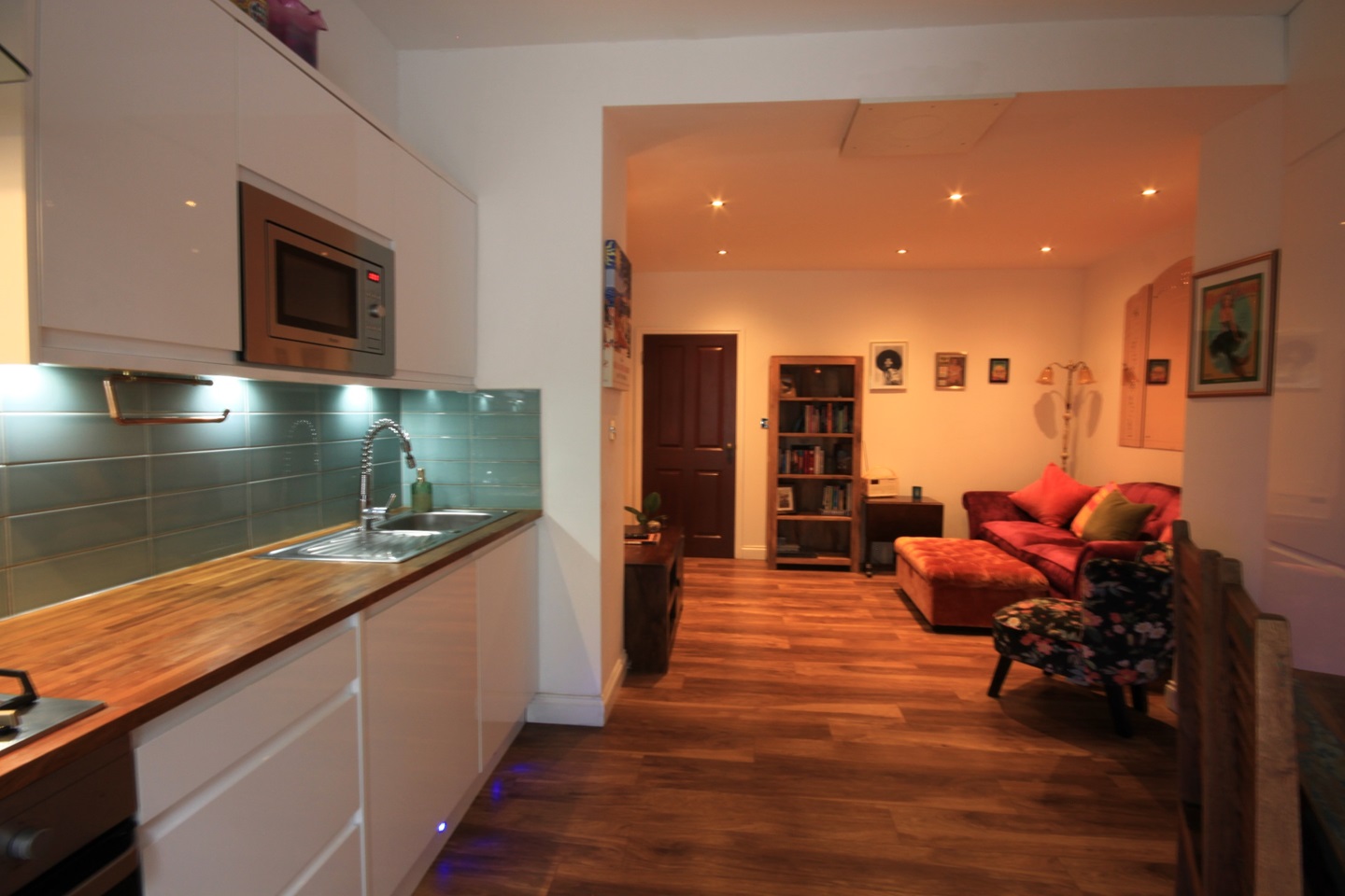 Coulsdon 1 Bed Flat, The Avenue, CR5 To Rent Now for £1,400.00 p/m