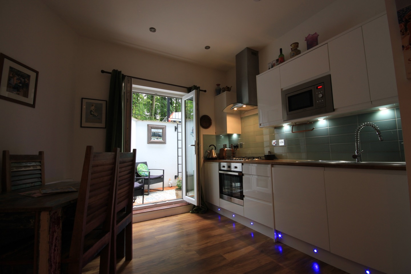 Coulsdon 1 Bed Flat, The Avenue, CR5 To Rent Now for £1,400.00 p/m