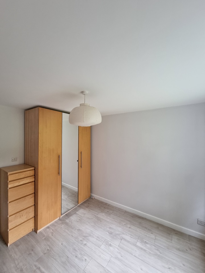 Essex 2 Bed Flat, Buckhurst Hill, IG9 To Rent Now for £1,695.00 p/m