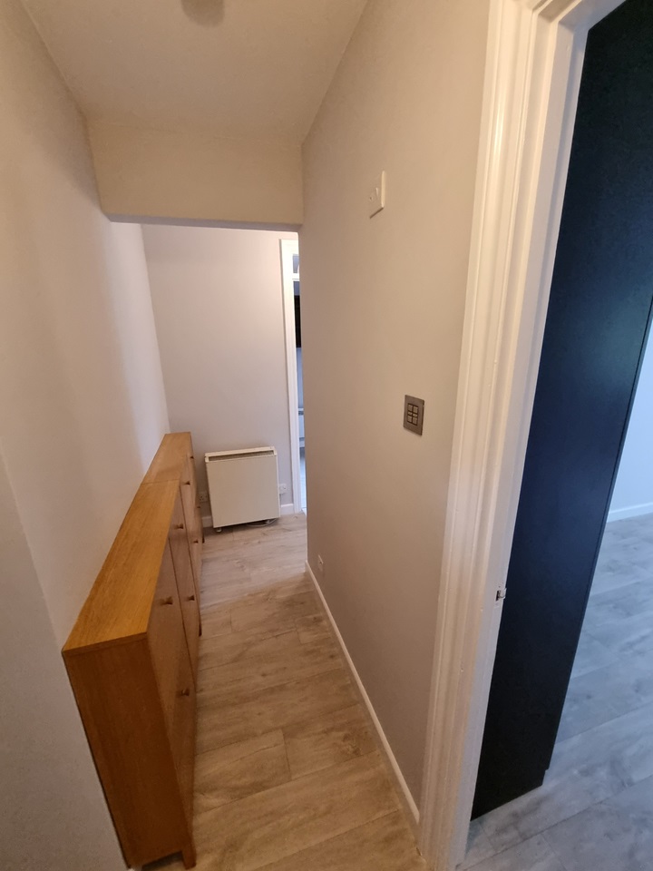 Essex 2 Bed Flat, Buckhurst Hill, IG9 To Rent Now for £1,695.00 p/m