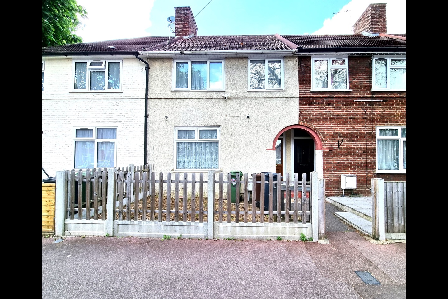 Dagenham 3 Bed Terraced House, Dagenham Avenue, RM9 To Rent Now for