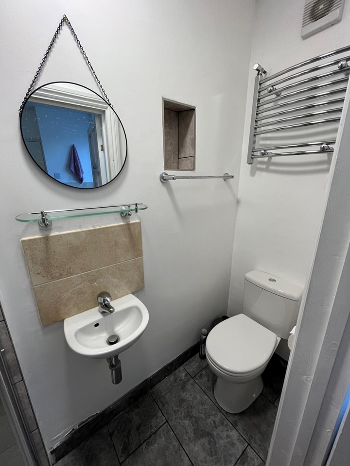 Merstham, Redhill Room in a Shared House, Malmstone Avenue, RH1 To