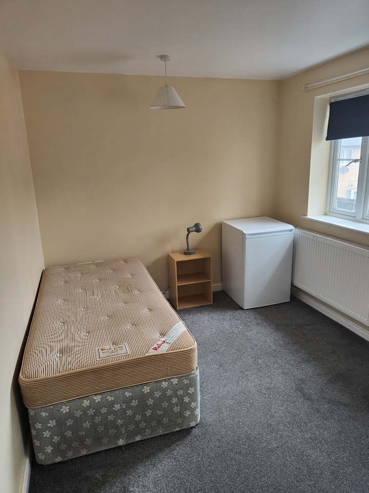 Kidlington Room in a Shared House, Cresswell Close, OX5 To Rent Now