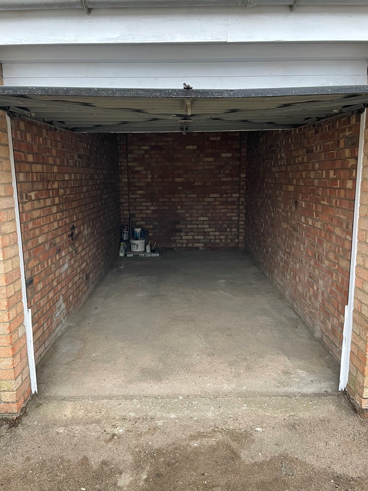 Bedford 2 Bed Terraced House, Crediton Close, MK40 To Rent Now for