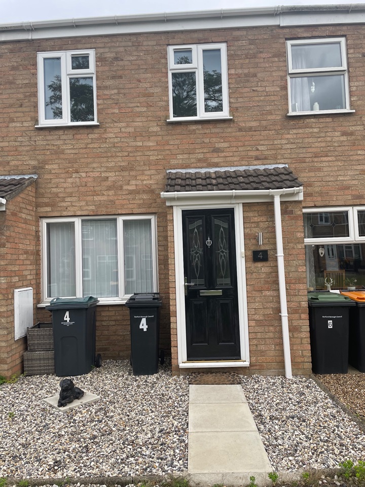 Bedford 2 Bed Terraced House, Crediton Close, MK40 To Rent Now for